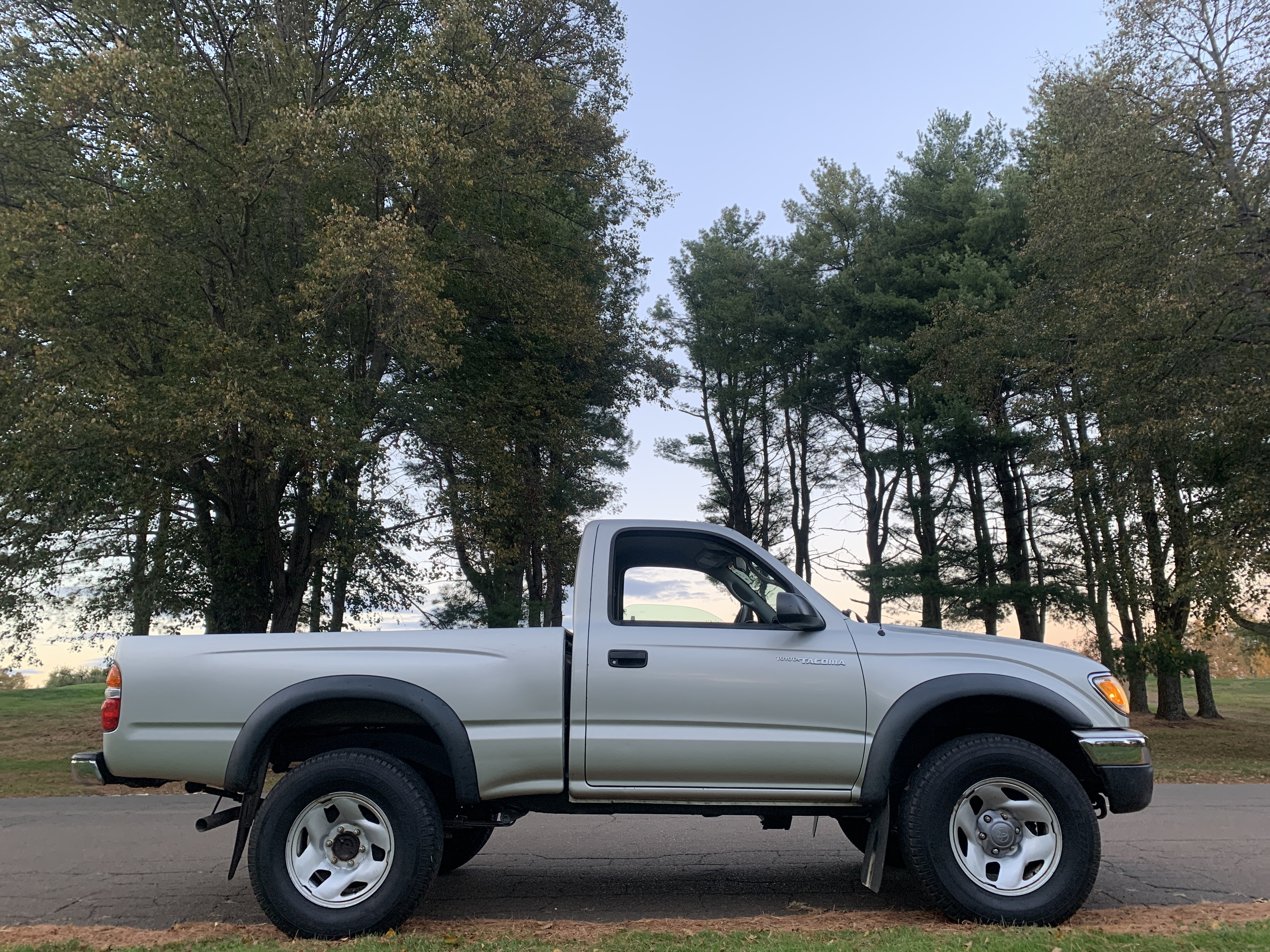 2004 Toyota Tacoma SR5 4x4 Pickup — photo 117